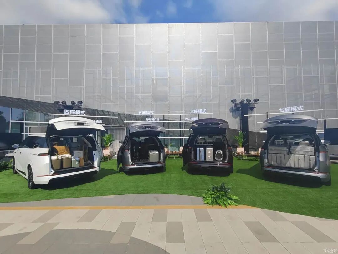 7座中大型MPV，百公里6个多油，加满油一口气能跑1602公里！全家人出行看看它！