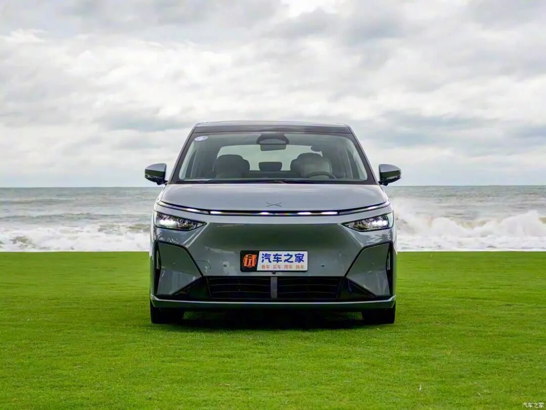 7座中大型MPV，百公里6个多油，加满油一口气能跑1602公里！全家人出行看看它！