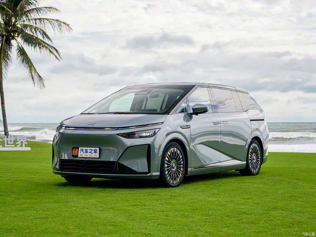 7座中大型MPV，百公里6个多油，加满油一口气能跑1602公里！全家人出行看看它！