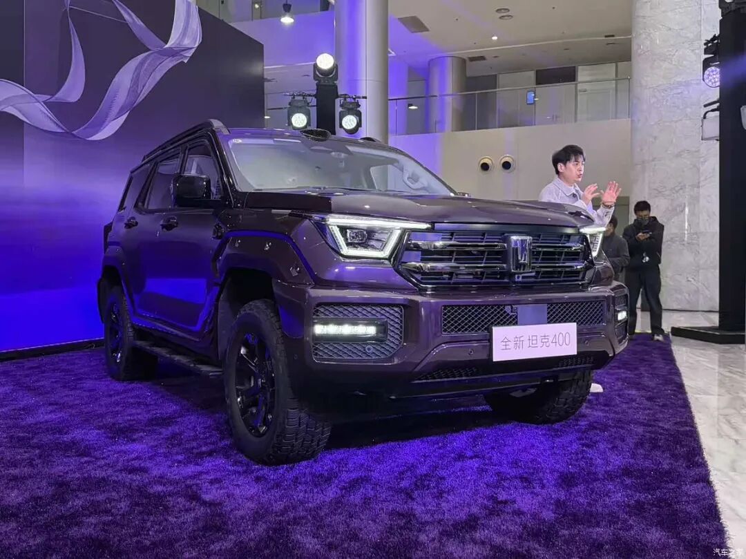 2.0T、1195牛·米,零百加速4.3秒,硬派越野SUV,这仨“壮汉”你选谁?