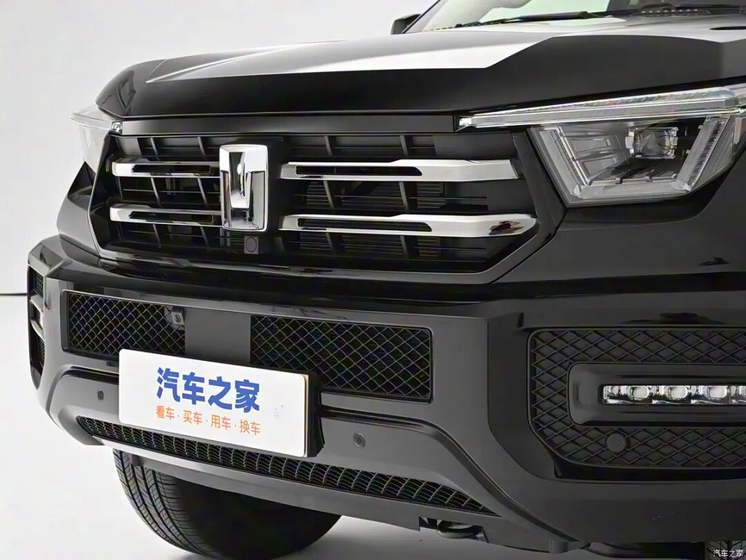 2.0T、1195牛·米,零百加速4.3秒,硬派越野SUV,这仨“壮汉”你选谁?