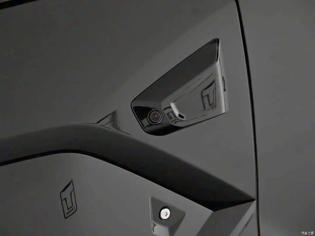 2.0T、1195牛·米,零百加速4.3秒,硬派越野SUV,这仨“壮汉”你选谁?