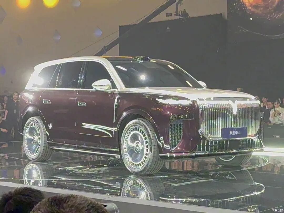 鸿蒙座舱+华为智驾+三腔空悬，续航1400km，网友：等等价格！