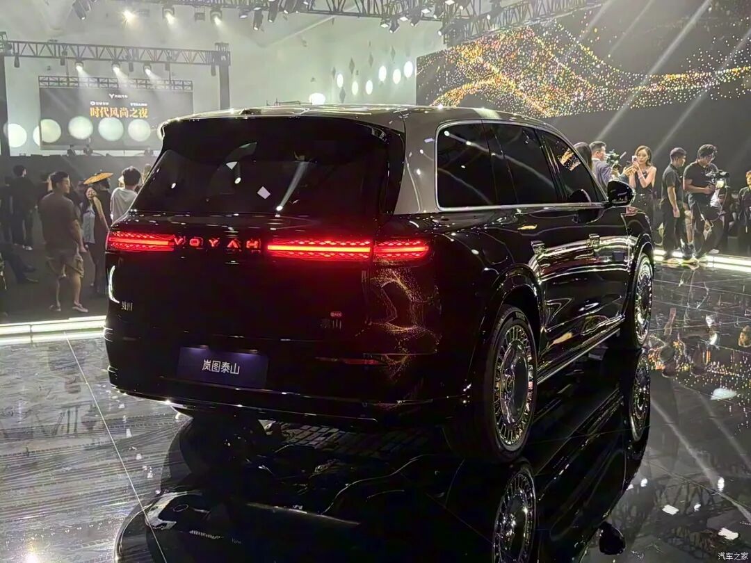 鸿蒙座舱+华为智驾+三腔空悬，续航1400km，网友：等等价格！