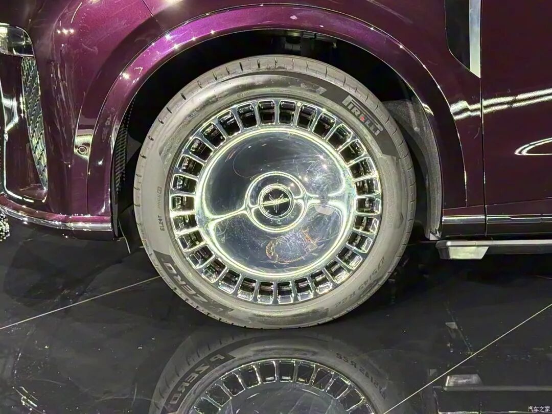 鸿蒙座舱+华为智驾+三腔空悬，续航1400km，网友：等等价格！