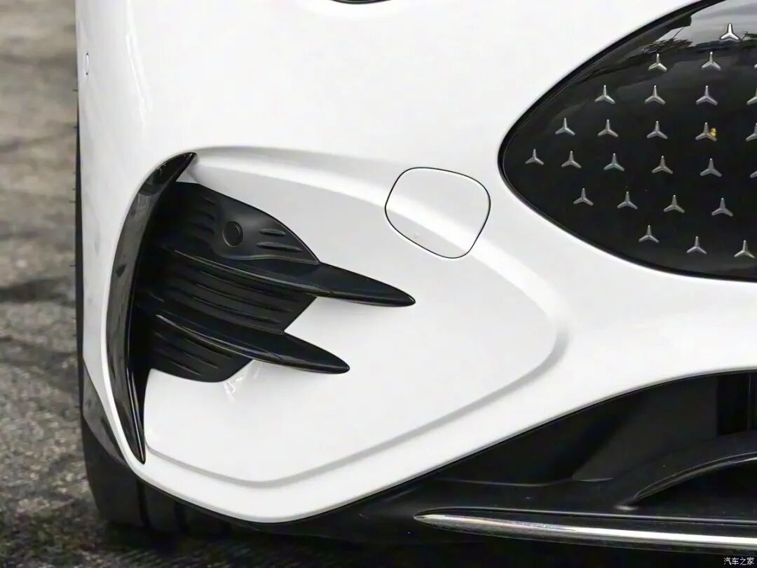 错位竞争还是“欺人太甚”?轴距增加40mm,三联大屏,二三十万选它还是选小米SU7/Model 3?