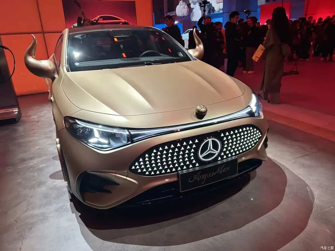 错位竞争还是“欺人太甚”?轴距增加40mm,三联大屏,二三十万选它还是选小米SU7/Model 3?