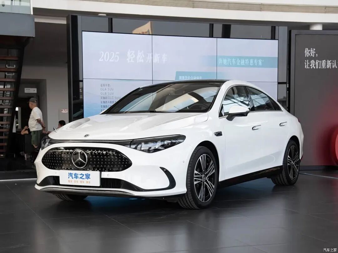 错位竞争还是“欺人太甚”?轴距增加40mm,三联大屏,二三十万选它还是选小米SU7/Model 3?