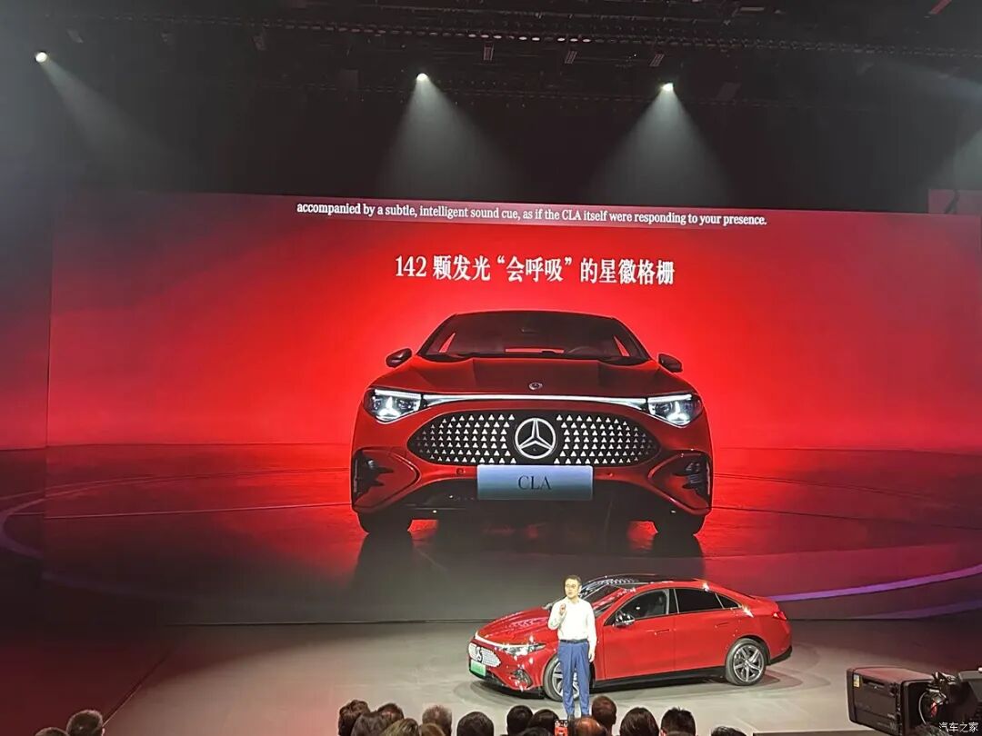 错位竞争还是“欺人太甚”?轴距增加40mm,三联大屏,二三十万选它还是选小米SU7/Model 3?