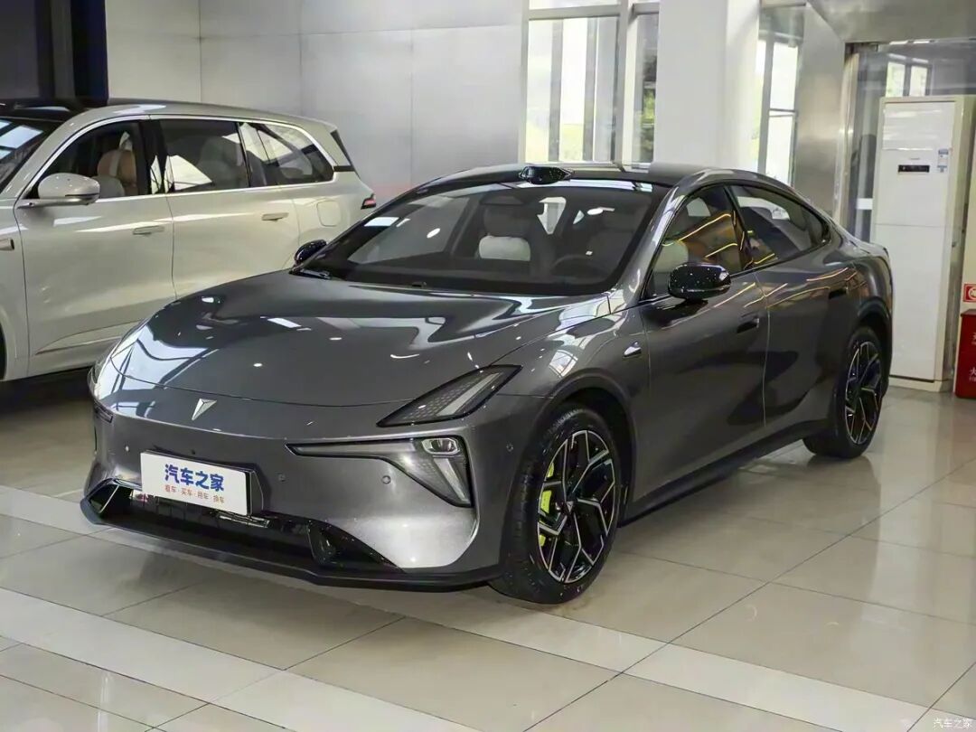 中型轿车预售13.99万起！全系标配激光雷达，最终售价还会有“惊喜”？