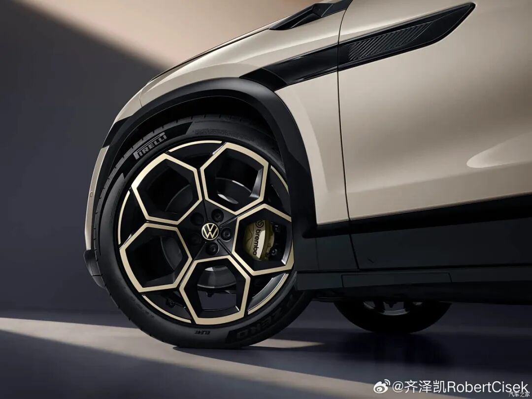 车长5米,轴距3米多,环抱式座舱,L2++级辅助驾驶,就等新车了!