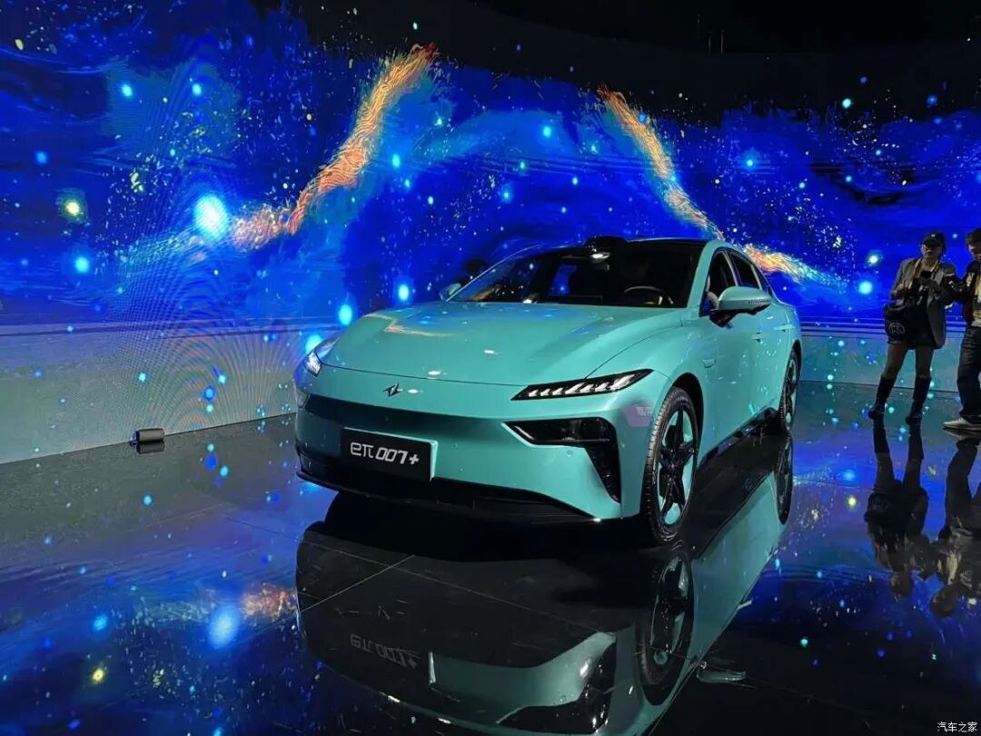 13.99万起买中大型轿车！标配激光雷达/8295P芯片，同样价格你会选它还是启源A07？