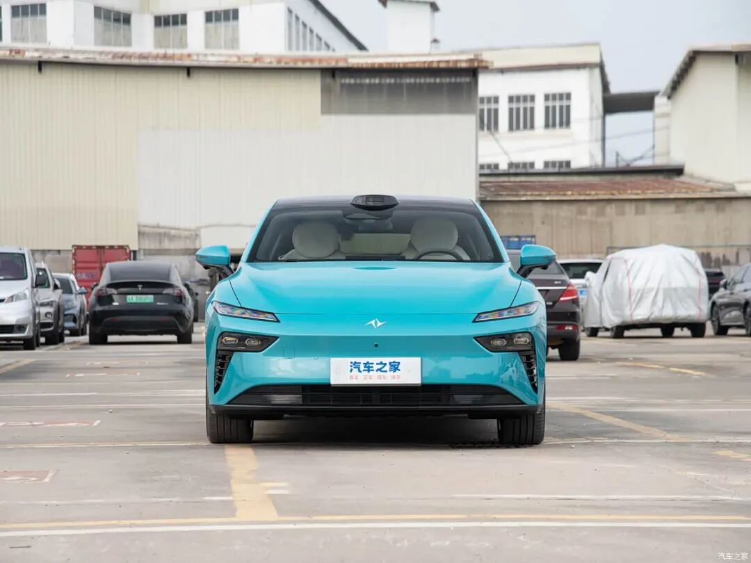 13.99万起买中大型轿车！标配激光雷达/8295P芯片，同样价格你会选它还是启源A07？