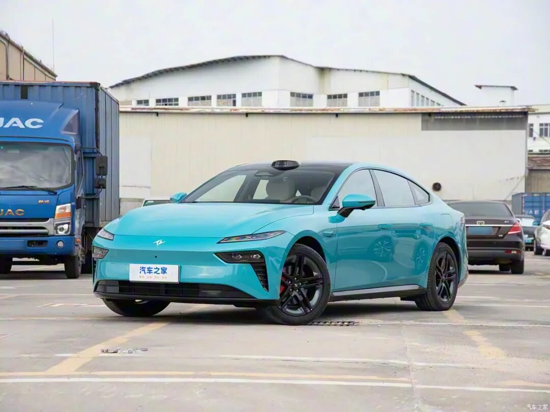 13.99万起买中大型轿车！标配激光雷达/8295P芯片，同样价格你会选它还是启源A07？