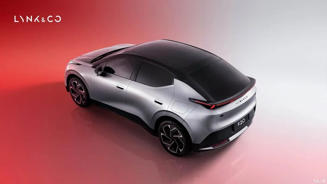 贯穿式尾灯，皮质座椅、仿麂皮顶棚，精致感满满，10万出头买SUV看看这辆！