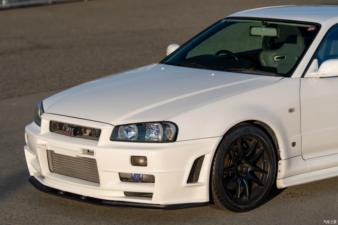 什么“破日产”敢卖100多万？这“破日产”有四个圆形尾灯？