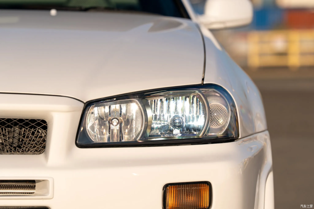 什么“破日产”敢卖100多万？这“破日产”有四个圆形尾灯？