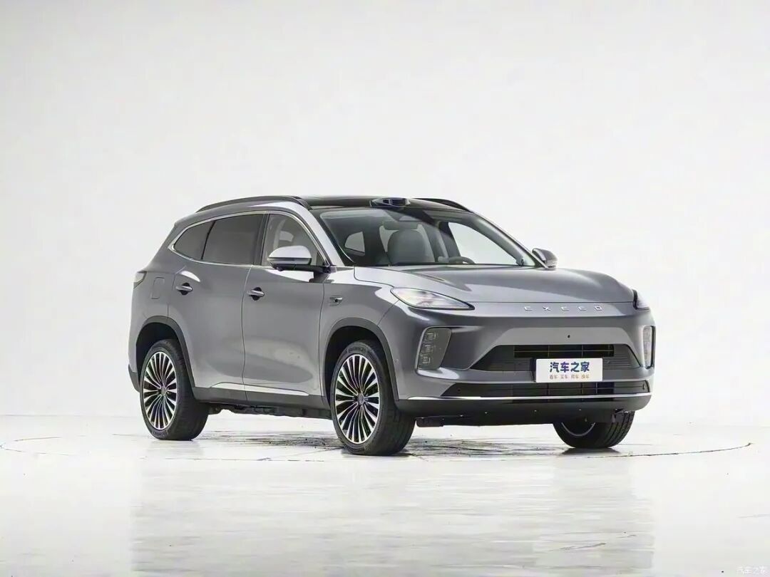 15.99万起，三联大屏，Nappa真皮，加满油一口气能跑1310公里！