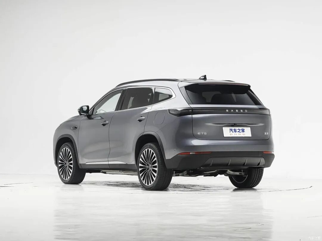 15.99万起，三联大屏，Nappa真皮，加满油一口气能跑1310公里！