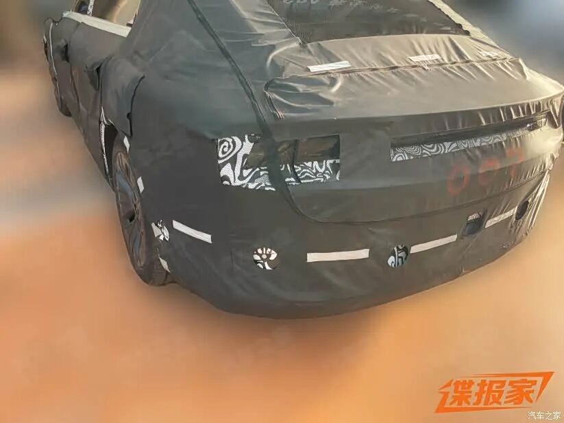 溜背造型，贯穿式尾灯，续航1615公里！要买新车的先别急！