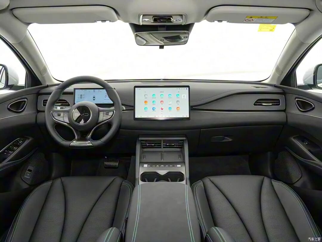百公里不到3个油，15.6英寸大屏，中型轿车9.68万起就能买！