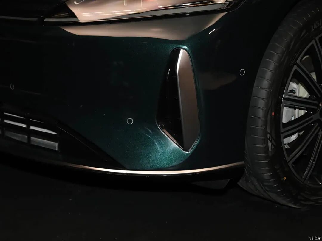 超级置换价17.19万起买A9L!1.5T、530牛·米,座椅通风/加热/按摩都有!比亚迪汉来对手了!