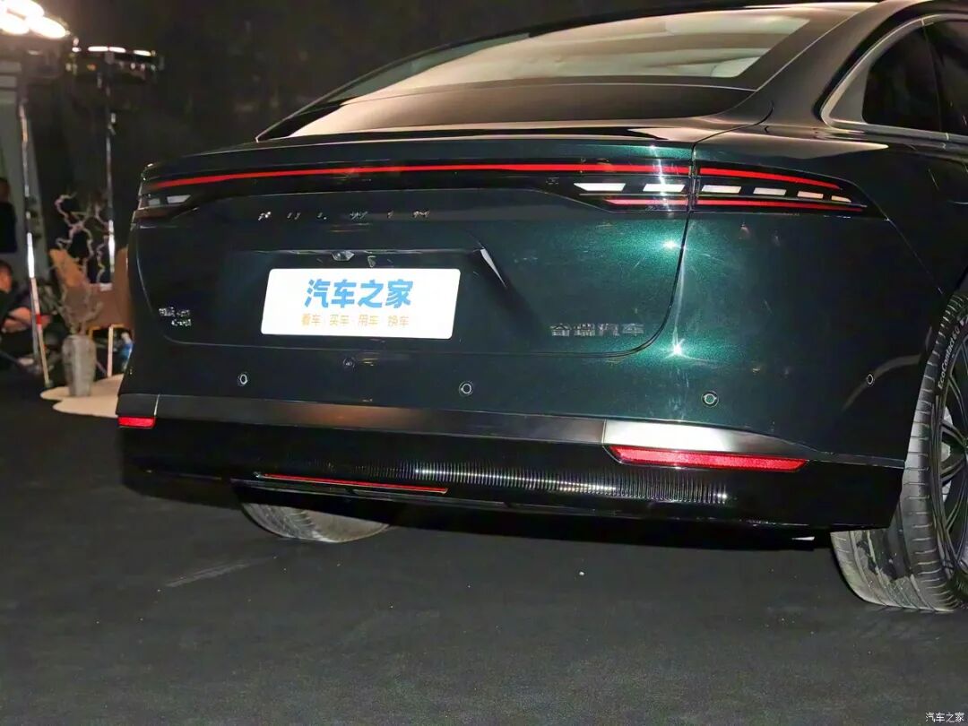 超级置换价17.19万起买A9L!1.5T、530牛·米,座椅通风/加热/按摩都有!比亚迪汉来对手了!