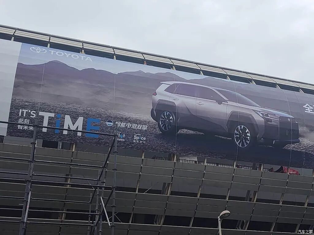 多种动力可选,“C字”大灯,半封闭式前格栅,就等看新车了!