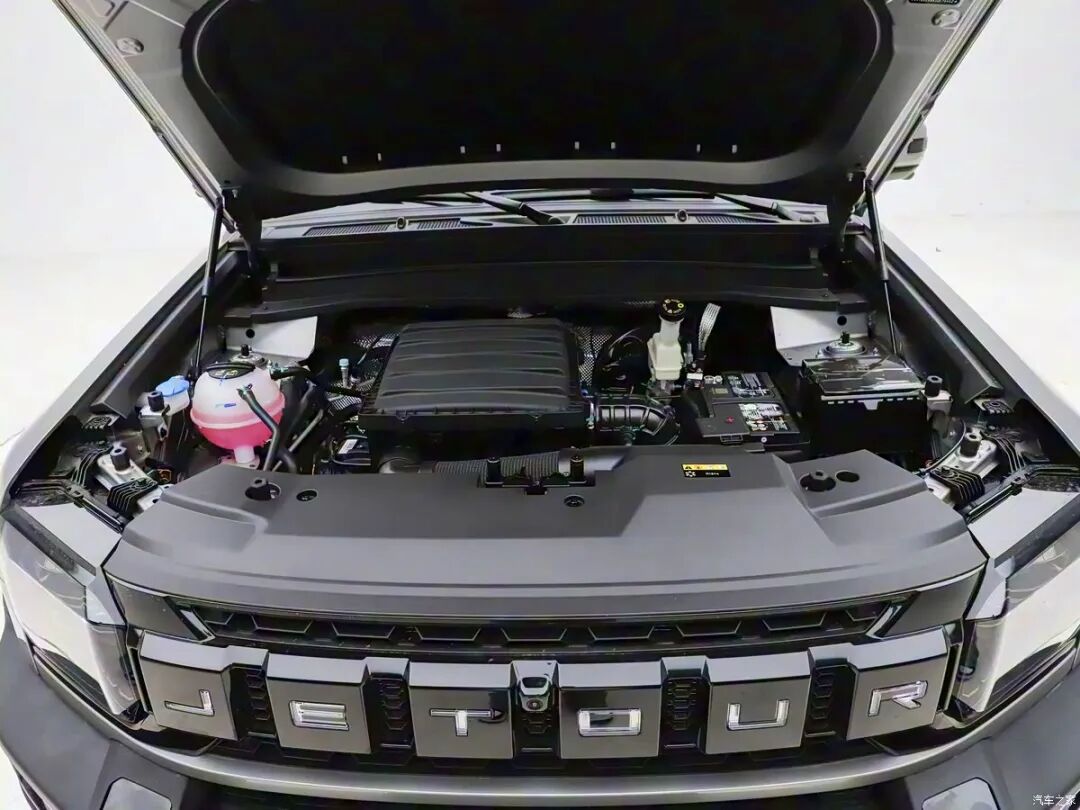 2.0T、四驱、390牛·米，540度全景影像，喜欢越野“方盒子”的别错过 ！