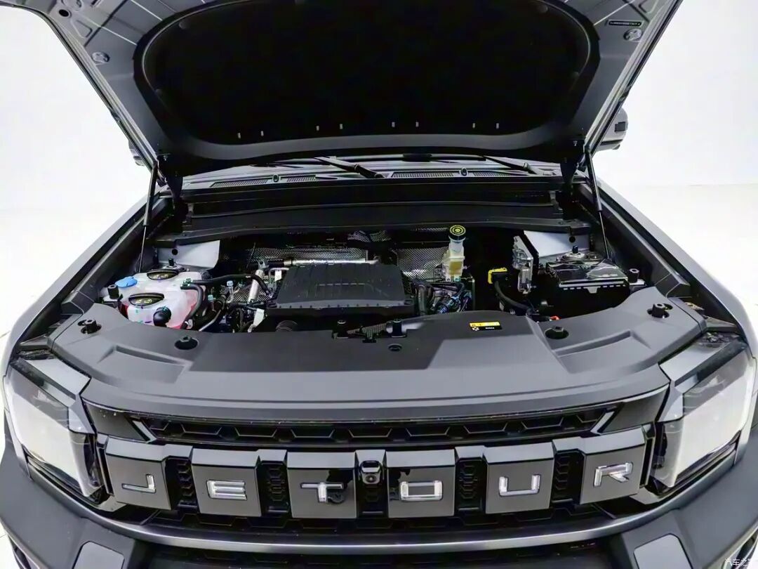 2.0T、四驱、390牛·米，540度全景影像，喜欢越野“方盒子”的别错过 ！