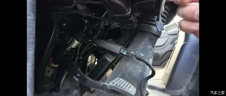 网售“作弊OBD”让“问题车”通过年检？上海警方捣毁汽车黑产业链！