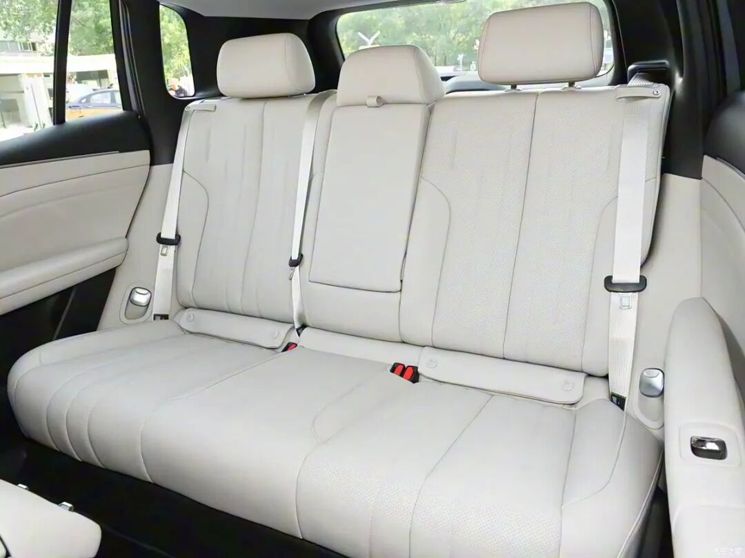 “烧一赔三”？6种车身颜色可选，10.48万起买SUV看看这台！