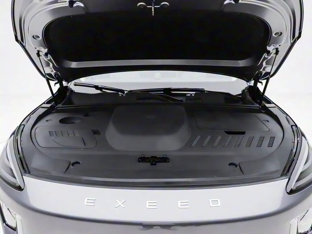 15.99万起，三联大屏，Nappa真皮，加满油一口气能跑1310公里！