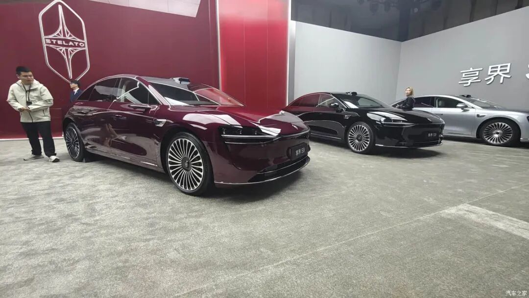 更豪华更舒适！Nappa真皮，零重力座椅，32英寸巨幕投影，选它还是选奔驰宝马？