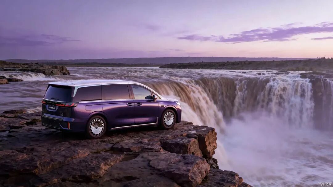 旗舰四座，全隔断独立后舱，藏品级高定雨伞，这车一坐朋友都问我是不是发财了？