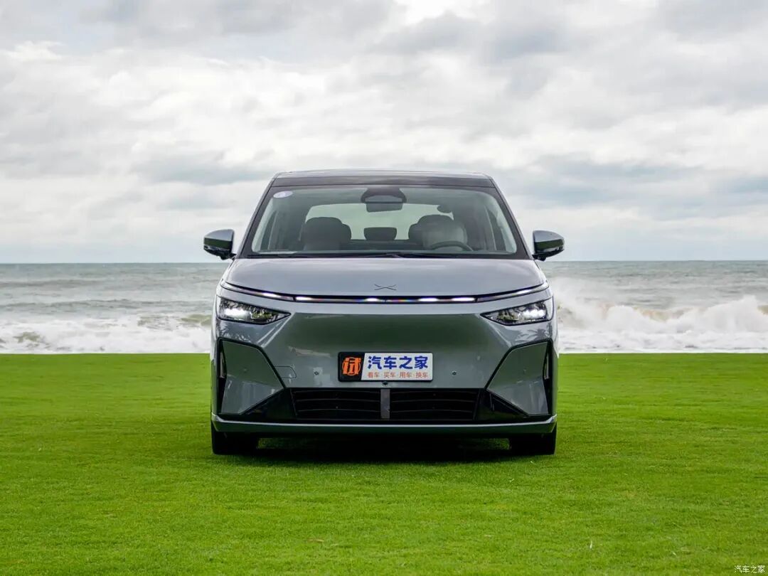 30.98万起买大7座,零重力座椅,21.4英寸二排娱乐屏,加满油一口气能跑1602km!