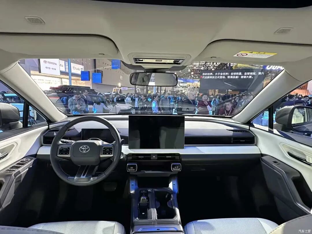 256色氛围灯，全景天窗，“老兵”出马，百公里才4个多油！