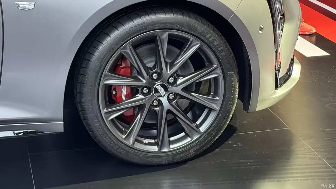 2.0T+10AT、237马力、350牛·米,飓风哑光灰这确实有点帅!