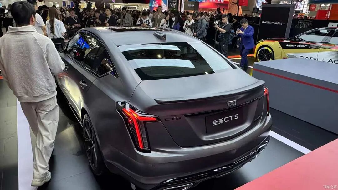 2.0T+10AT、237马力、350牛·米,飓风哑光灰这确实有点帅!