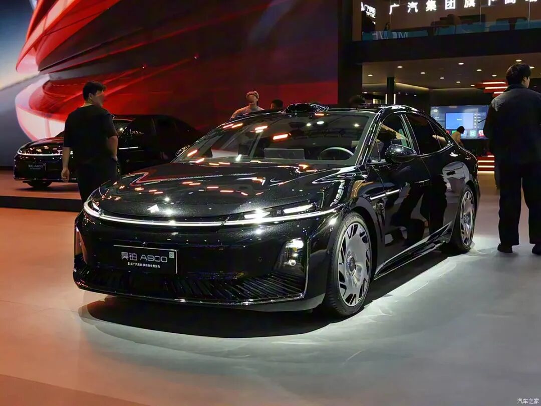 车长5米1多，轴距超3米， “星际座舱” ，续航超1200公里！