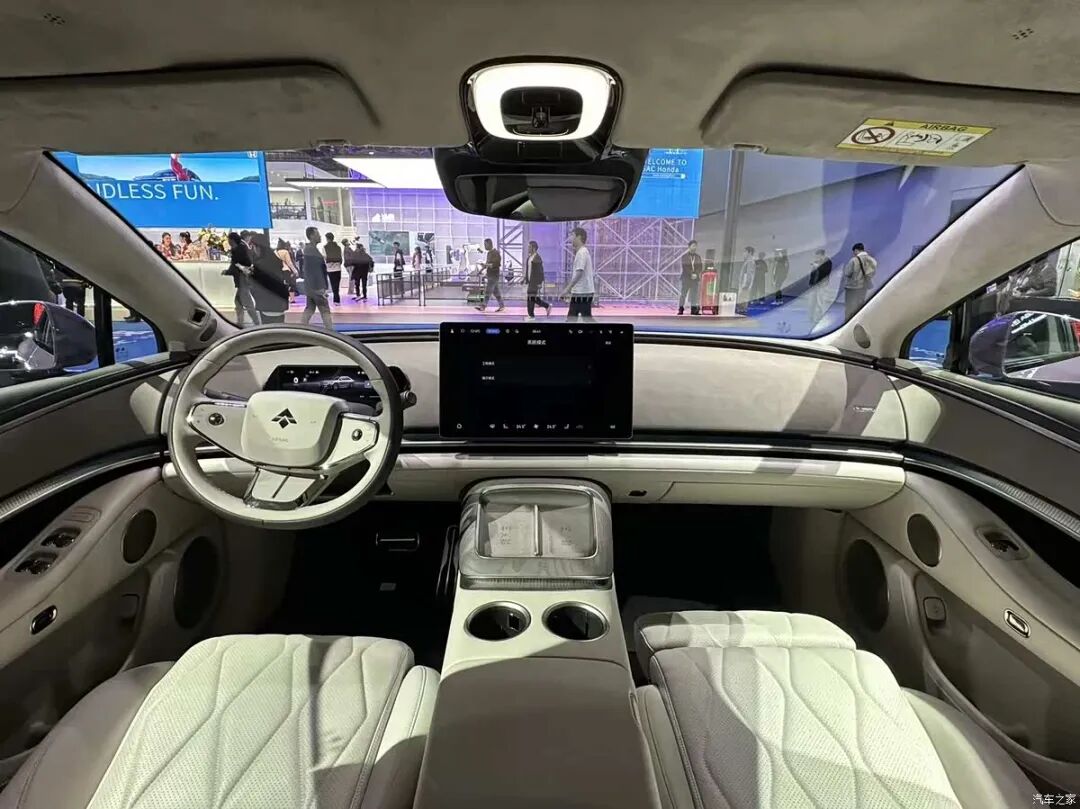 车长5米1多，轴距超3米， “星际座舱” ，续航超1200公里！