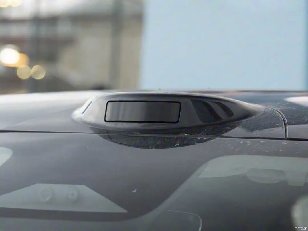 环抱式座舱，“女王座椅”，256色氛围灯，7.99万起就买SUV！