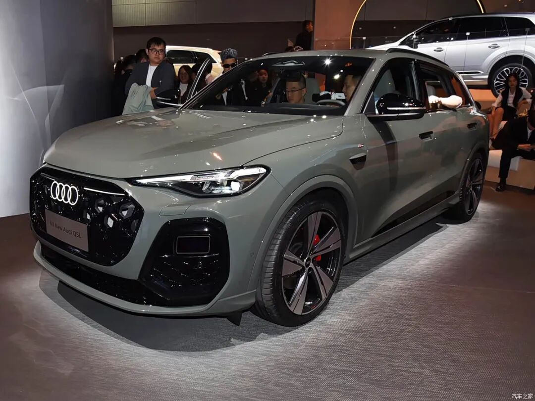 轴距近3米，曲面双联屏，滑块式换挡机构，B&O音响，网友：就等新车！