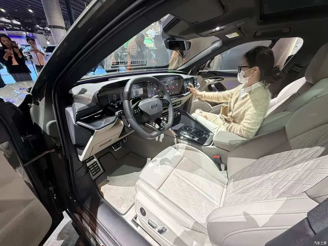 轴距近3米，曲面双联屏，滑块式换挡机构，B&O音响，网友：就等新车！