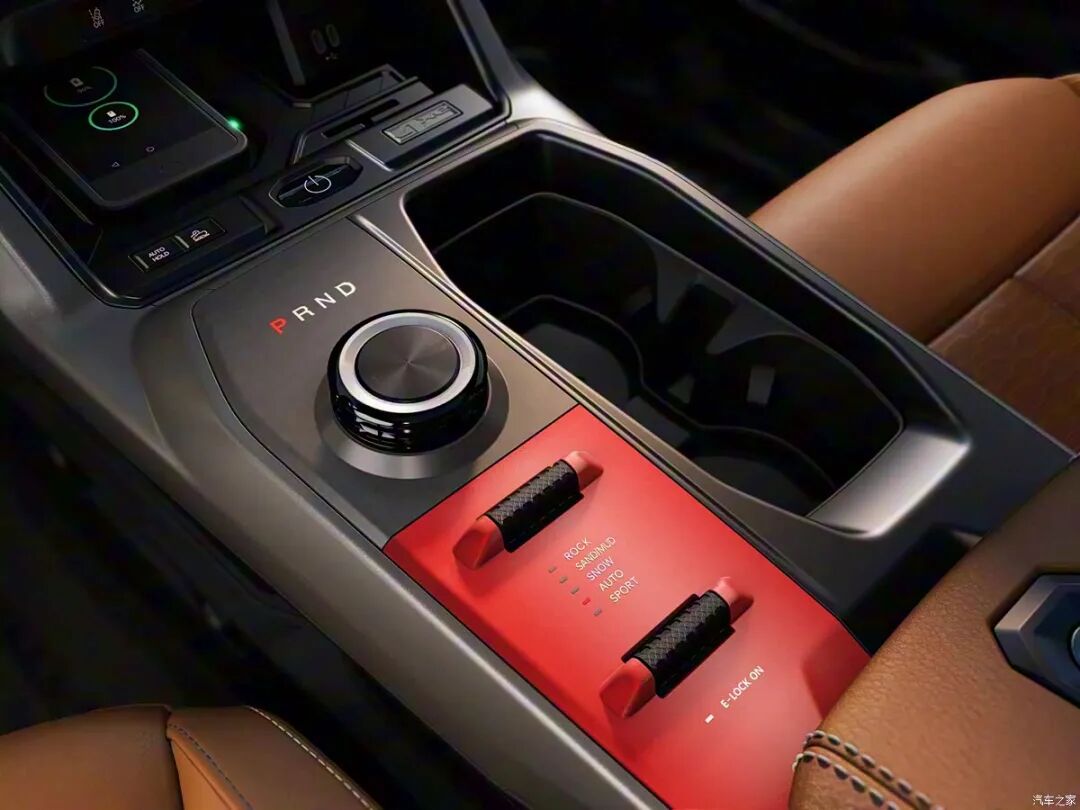 840牛·米，3.6秒破百，33英寸越野胎，这车还能攀岩？