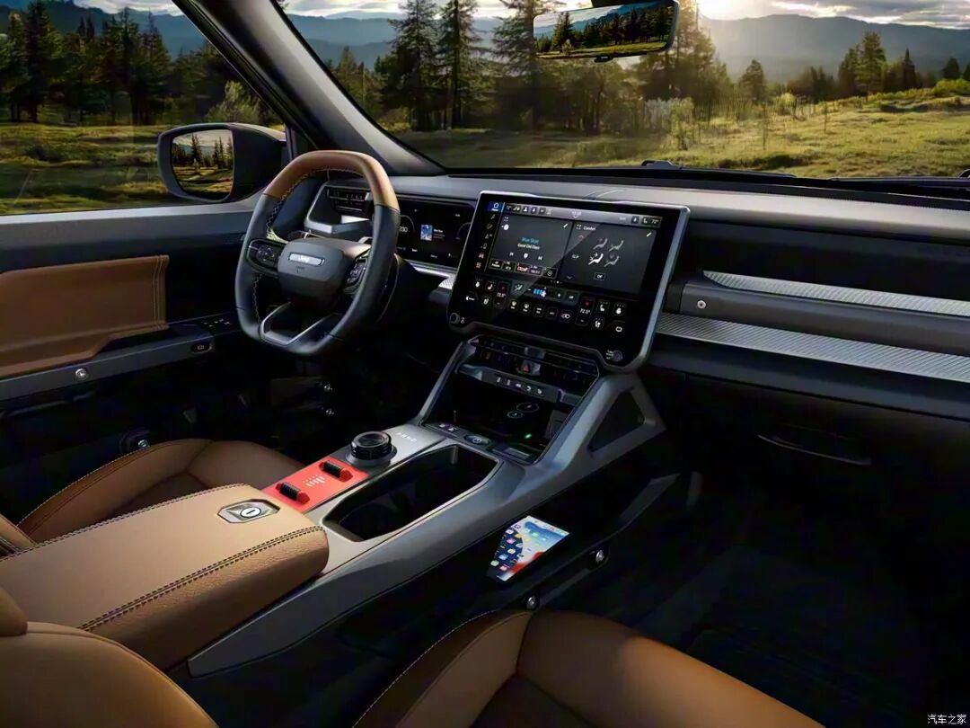 840牛·米，3.6秒破百，33英寸越野胎，这车还能攀岩？