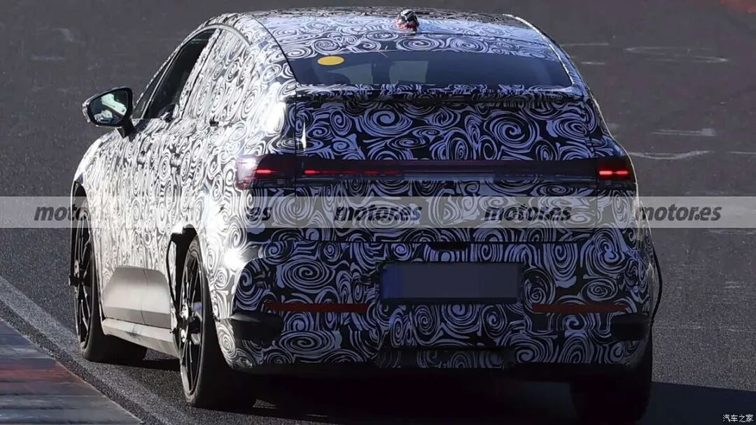 280马力、四驱，动感“面包”造型，奥迪尺寸最小SUV之一来了！