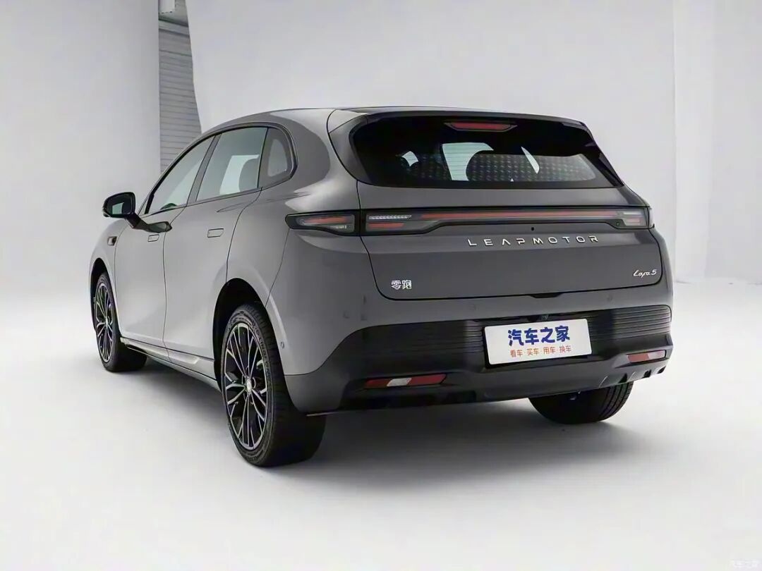 零跑用比亚迪的价格造了一台小米？Lafa5真能让零跑站上新赛道？