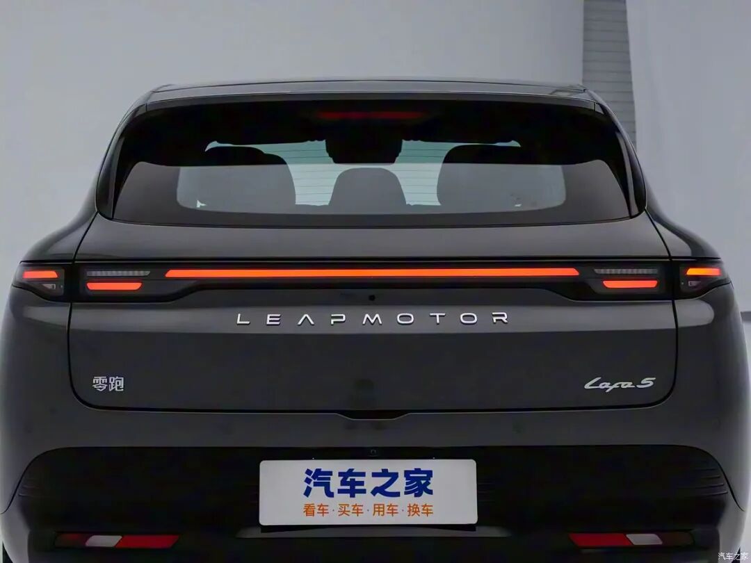 零跑用比亚迪的价格造了一台小米？Lafa5真能让零跑站上新赛道？