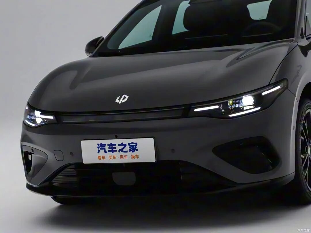 零跑用比亚迪的价格造了一台小米？Lafa5真能让零跑站上新赛道？